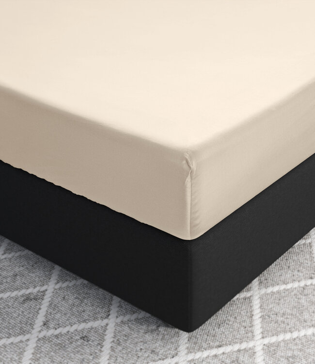 Satijnen hoeslaken zand 180 x 210