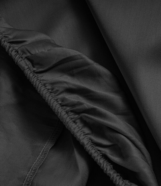 Satijnen hoeslaken zwart 120 x 200