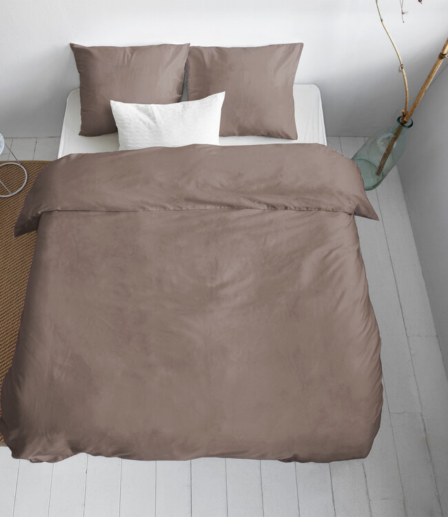 Effen satijnen dekbedovertrek taupe 200 x 200/220