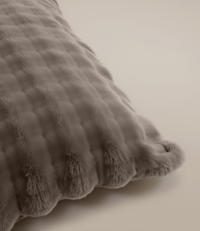 Pompon taupe 240 x 220