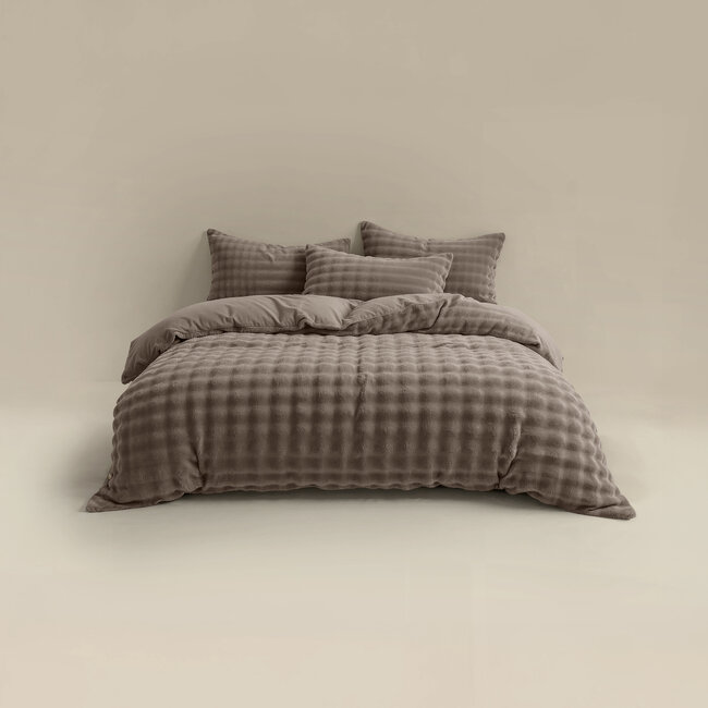 Pompon taupe 240 x 220