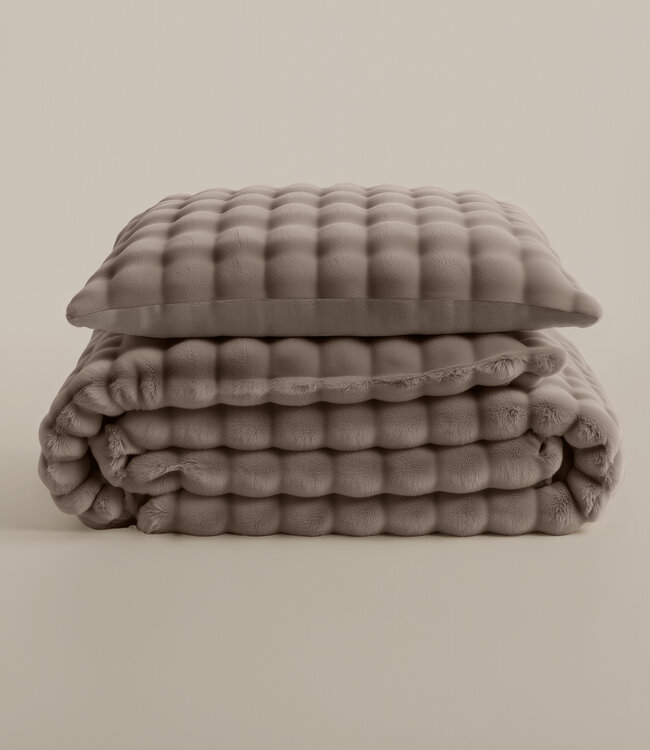 Pompon taupe 240 x 220