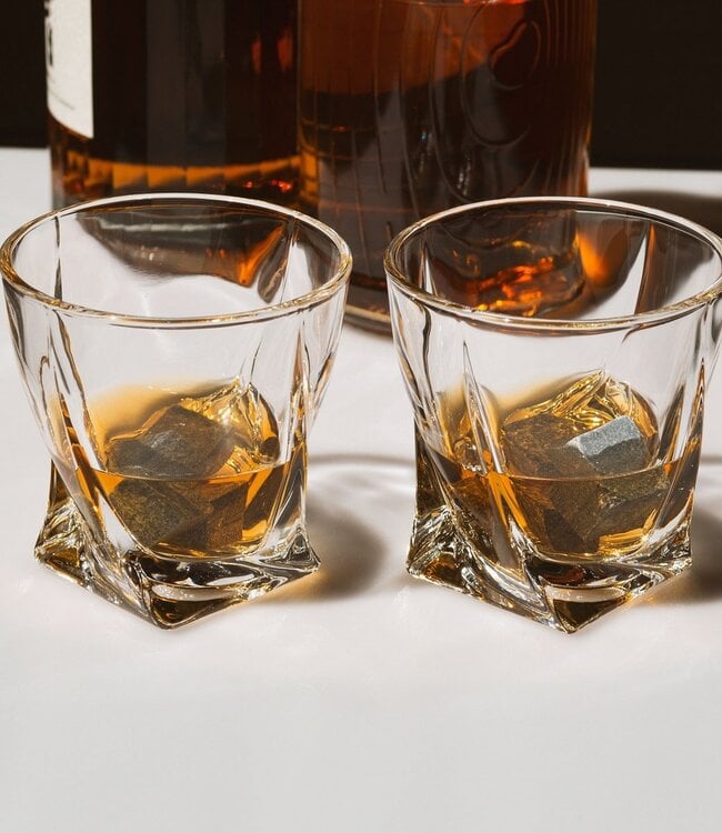 Whiskyglazen - Twisted (set van 2) incl. 2 ijsstenen (koelstenen)
