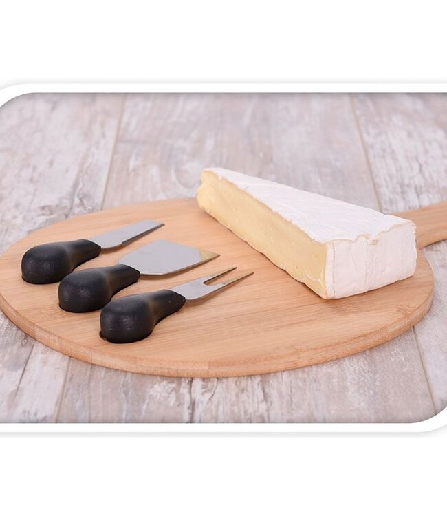 Kaasplank met 3 kaasmesjes
