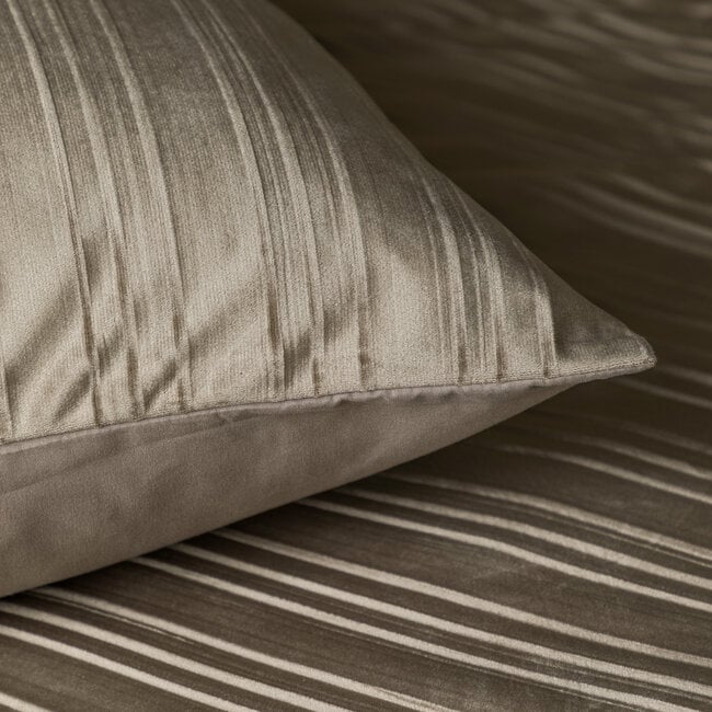 Sleeptime Velvet Duvet Cover taupe 140 × 200/220