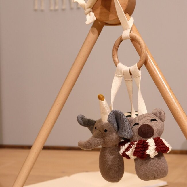 Nuuroo Liann Set mit gestrickten Aktivitätsspielzeugen