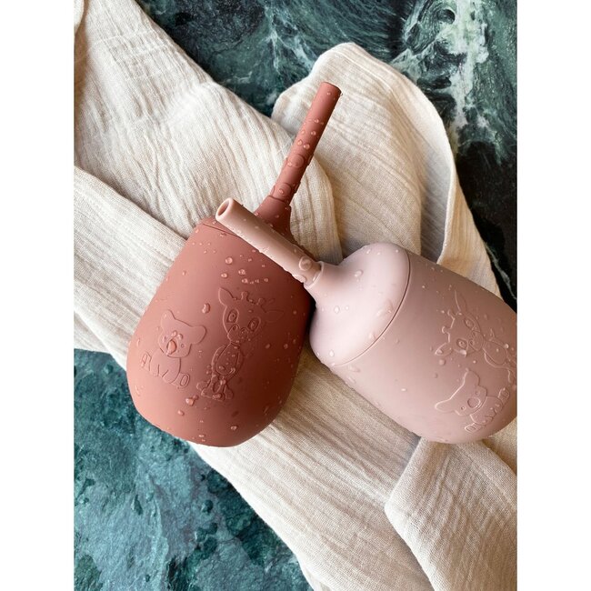 Nuuroo Adita Silikonbecher mit Strohhalm - Mahogany