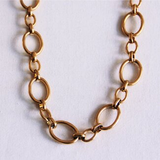Oval linked necklace