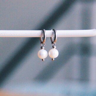 Koning Bamboe SS351 - Stainless steel hoop earrings with freshwater pearl drop