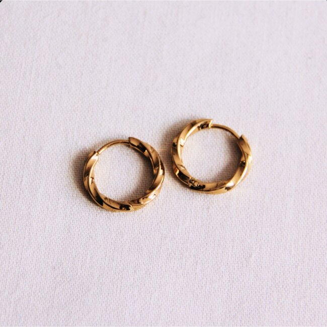 RVS ring 14mm "gedraaid" - goud