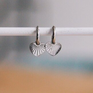 Koning Bamboe CB337: Stainless steel hoop earrings with fantasy heart - silver