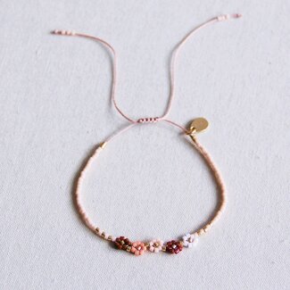 Koning Bamboe Miyuki armband met 5 mini madeliefjes - mix nude