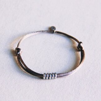 Koning Bamboe Satijnen armband met ringen – taupe/zilver