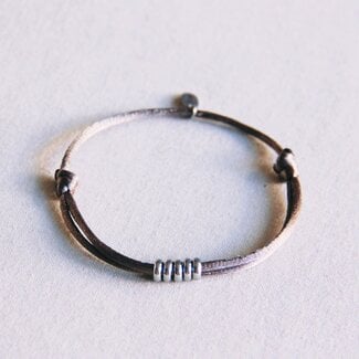 Koning Bamboe Satinarmband mit Ringen - Taupe/Silber
