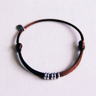 Koning Bamboe Satinarmband mit Ringen - Dunkelbraun/Silberfarben