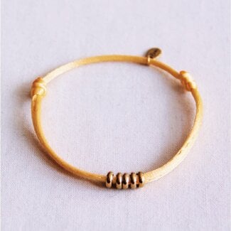 Koning Bamboe Satijnen armband met ringen – geel/goud