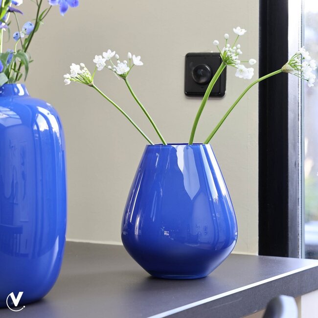 Vase The World Tasman S vase – bright blue – Ø18 × H20 cm