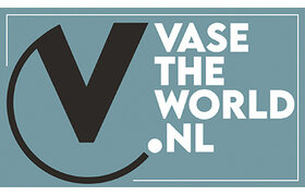 Vase The World