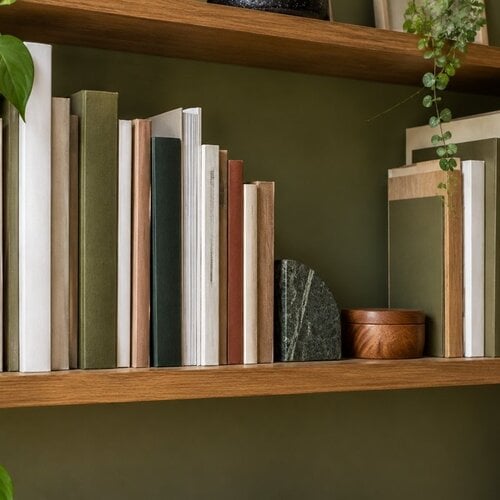 Choosing a bookcase: what depth and layout do you need?