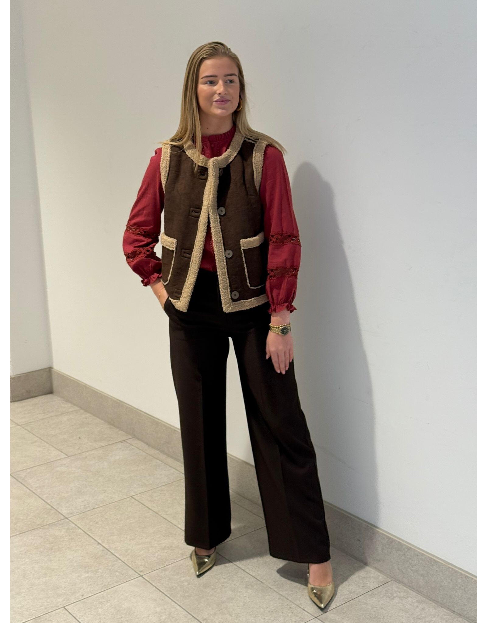 HEBBEZ Gilet met teddydetails Luna - Donkerbruin