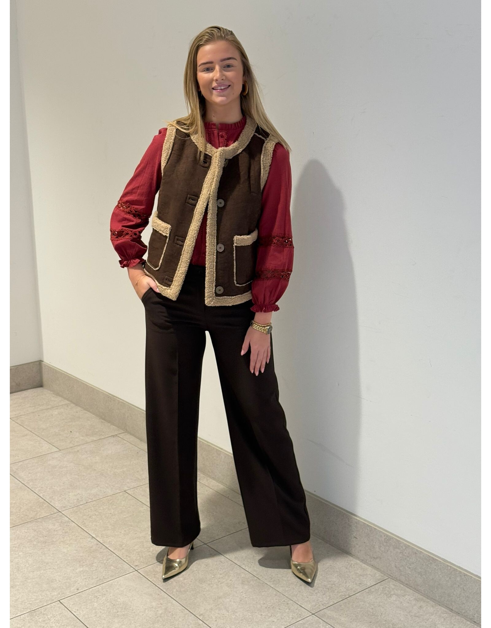 HEBBEZ Gilet met teddydetails Luna - Donkerbruin