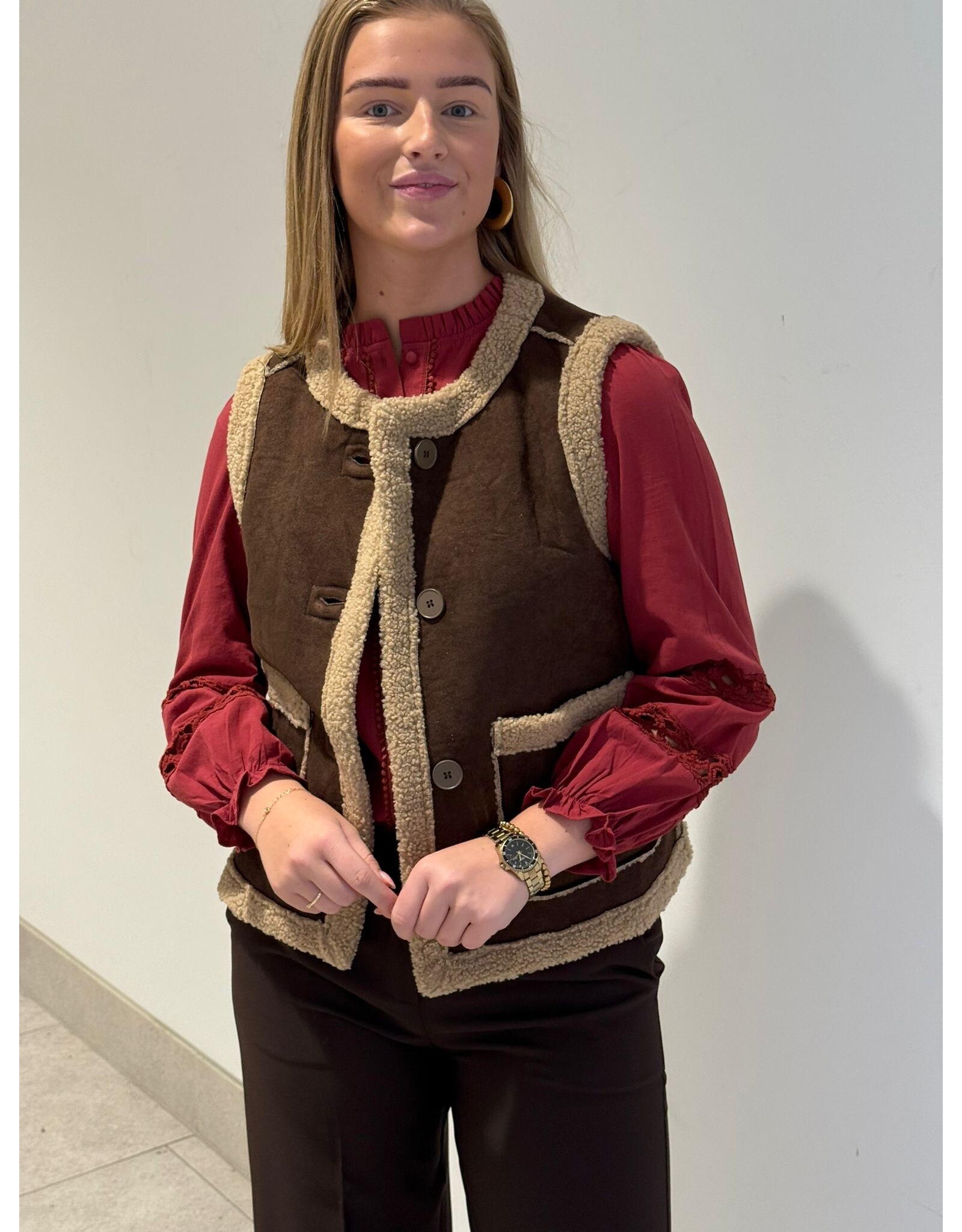 HEBBEZ Gilet met teddydetails Luna - Donkerbruin