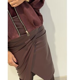 HEBBEZ PU-leren maxi-rok met detail Nora - Bordeauxrood