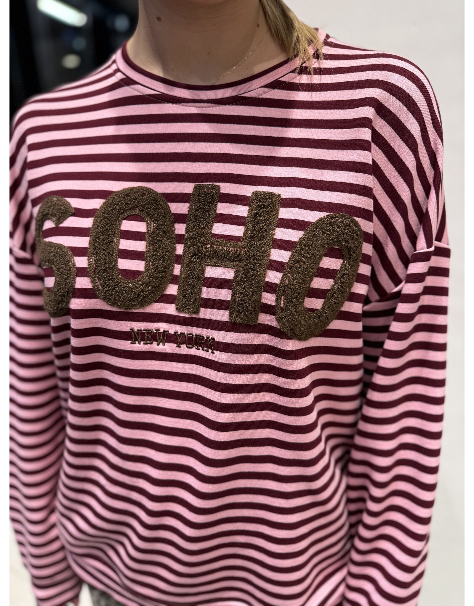 HEBBEZ Gestreepte oversized longsleeve Noor - Bordeauxrood