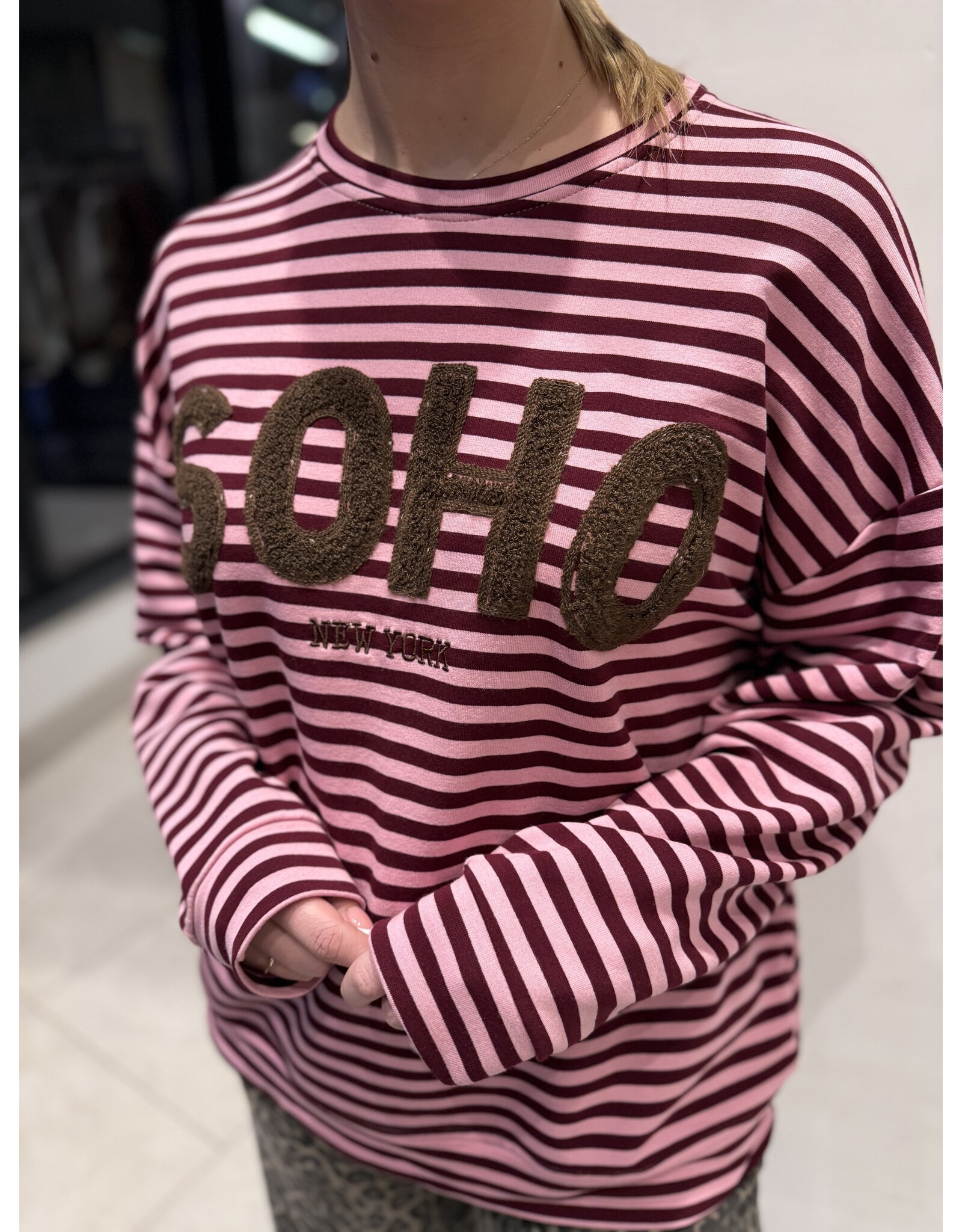 HEBBEZ Gestreepte oversized longsleeve Noor - Bordeauxrood