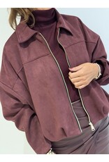 HEBBEZ Suedine 'inspired' jack met gouden rits Tess - Bordeauxrood