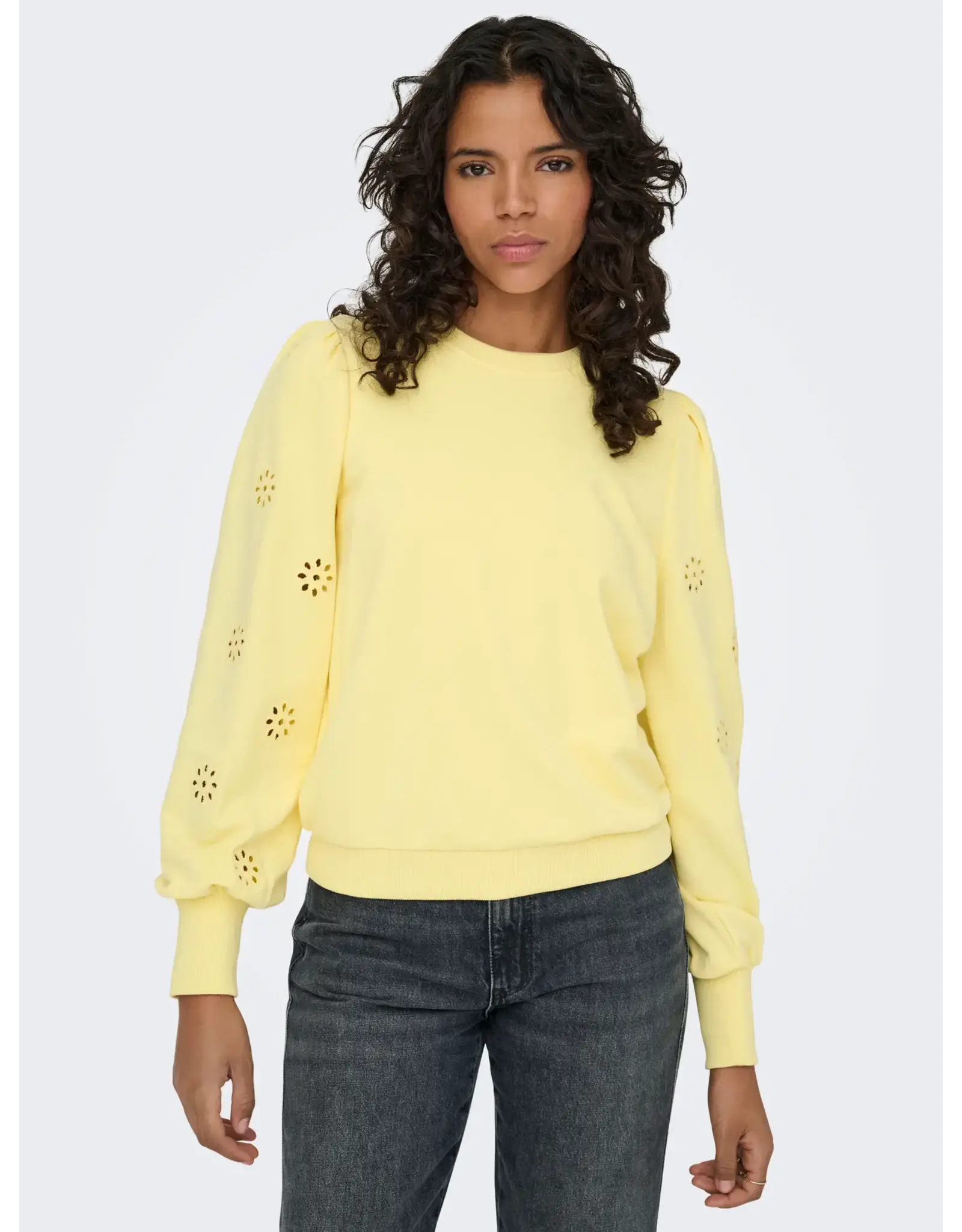 ONLY ONLY Femme sweater opengewerkte mouw - Zachtgeel