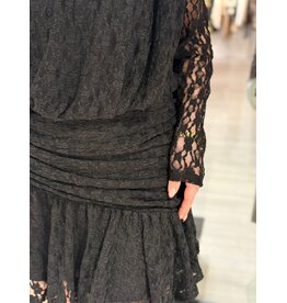 HEBBEZ Kanten jurkje met gedrapeerd detail Zoë - Zwart