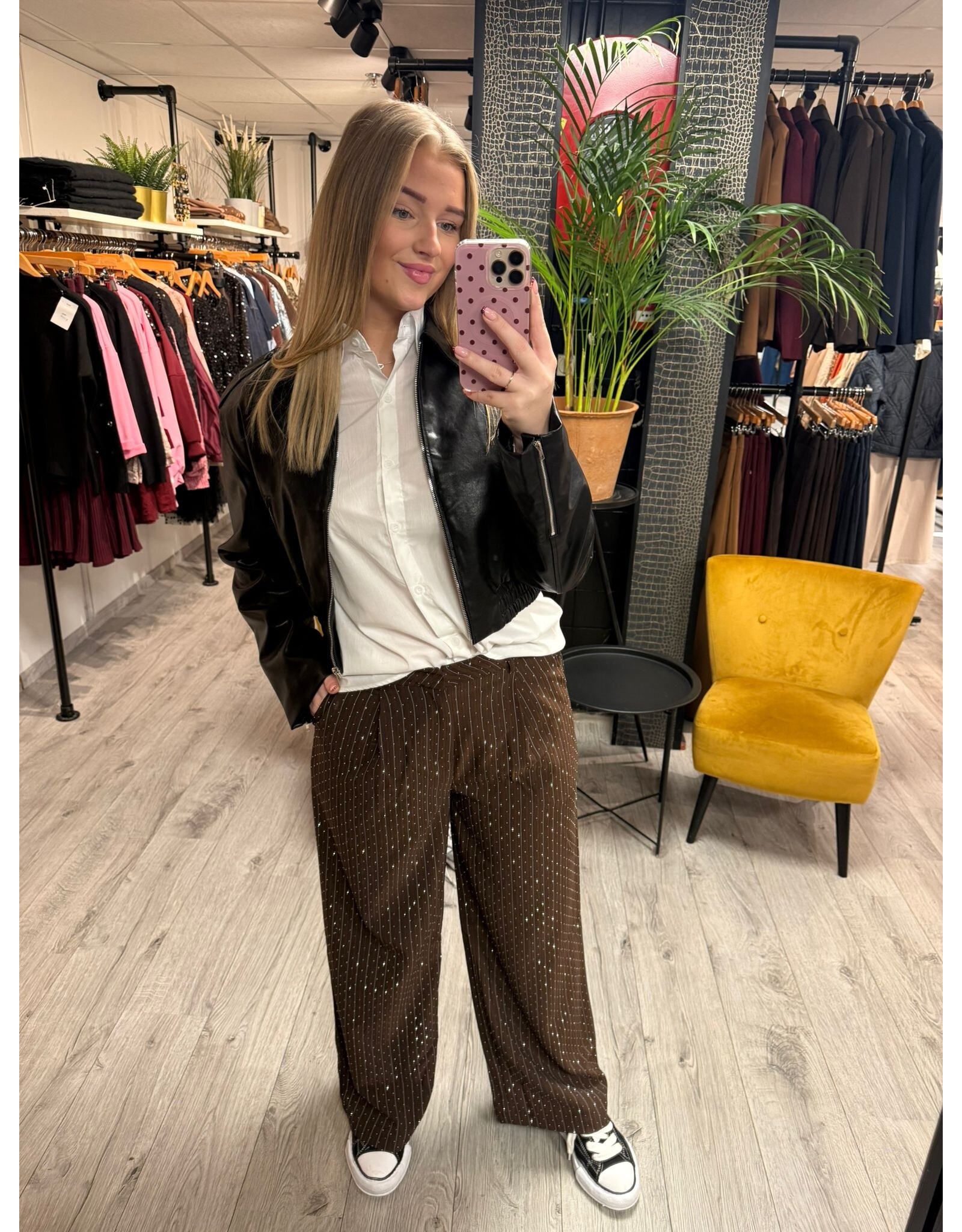 HEBBEZ Pantalon met plooien en studs Charlotte - Bruin