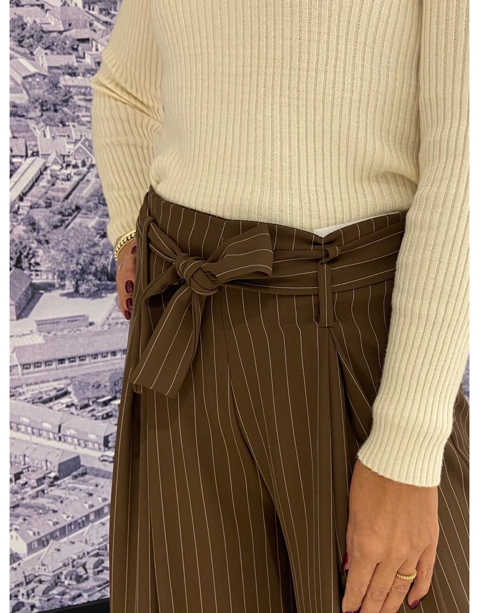 HEBBEZ Highwaist pantalon met strikceintuur Jolie - Bruin