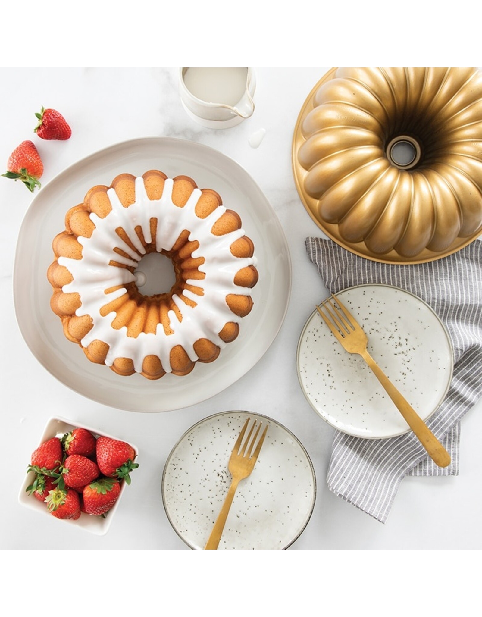 Nordic Ware Gold Elegant Party Bundt Pan