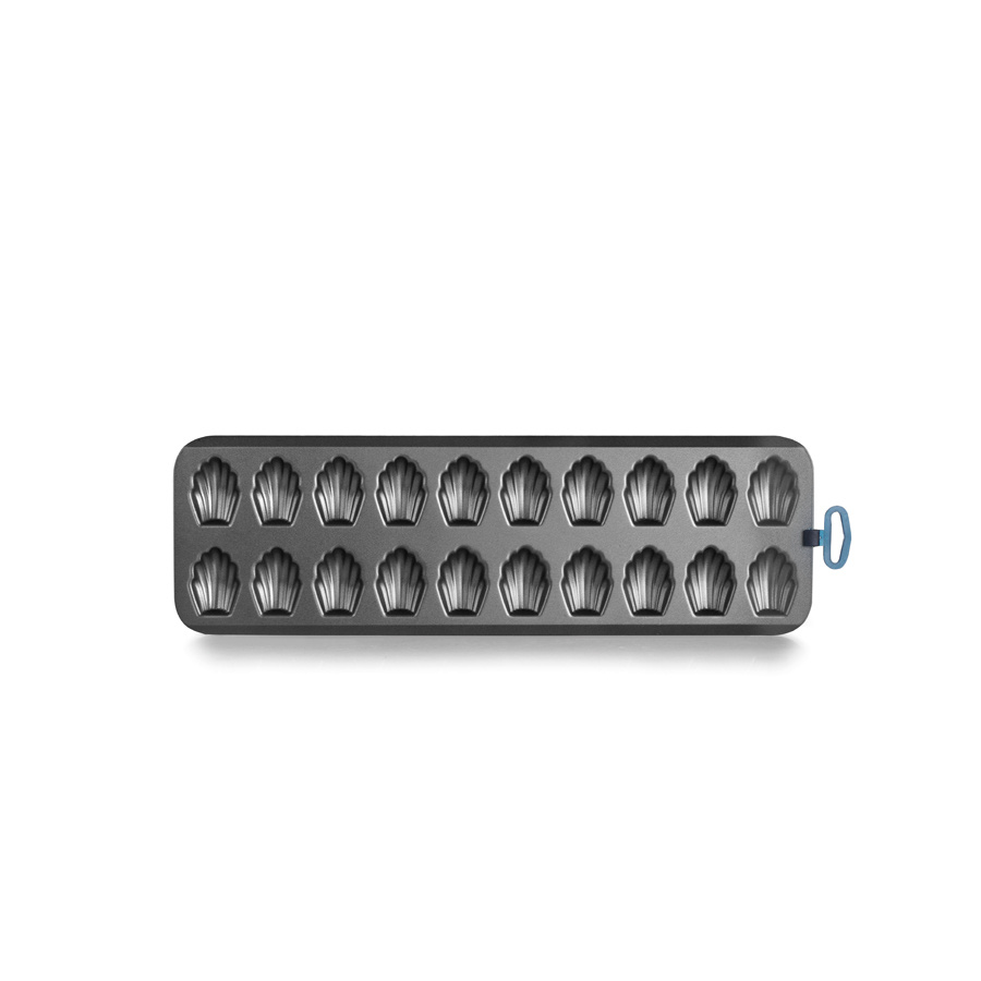 LATRAT Mini Madeleine Bakvorm, Seashell siliconen bakvorm voor muffins, 20 gaten met antiaanbaklaag voor cake, chocolade, snoep en koekjes, rood