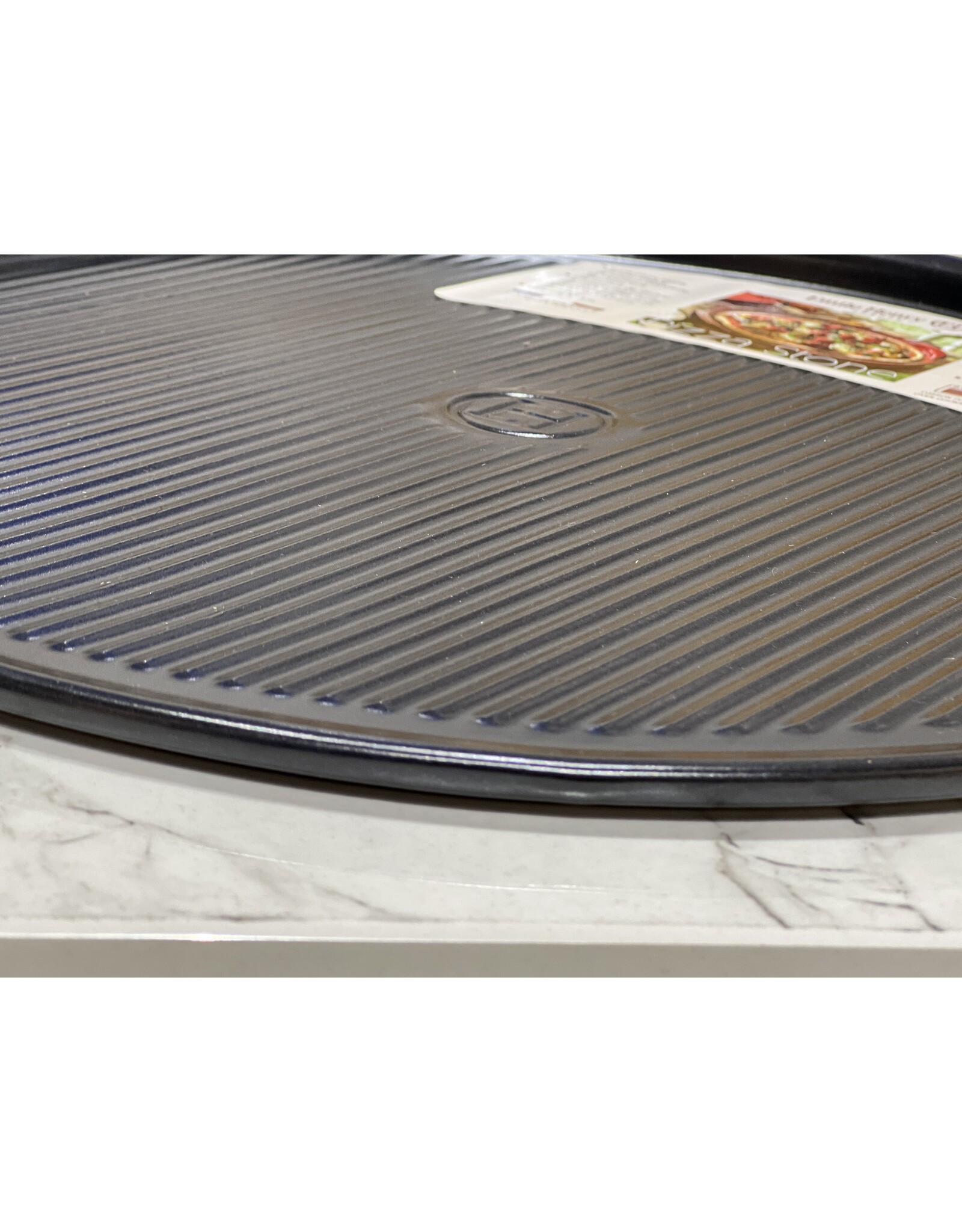 Emile Henry Pizzasteen Ø 40 cm – Geribbeld – Zwart | Van €81,25 voor €47,95