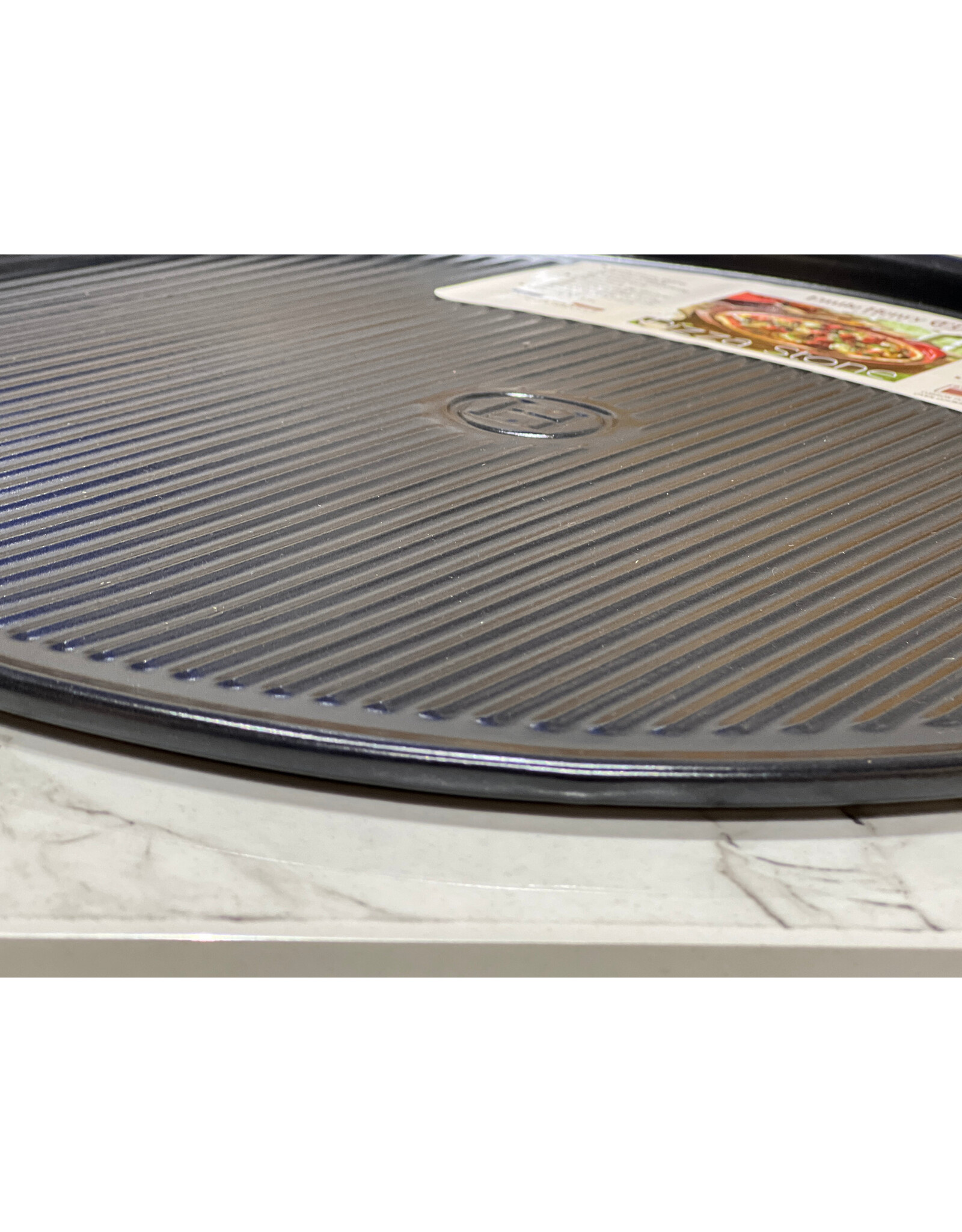 Emile Henry Pizzasteen Ø 40 cm – Geribbeld – Zwart | Van €81,25 voor €47,95