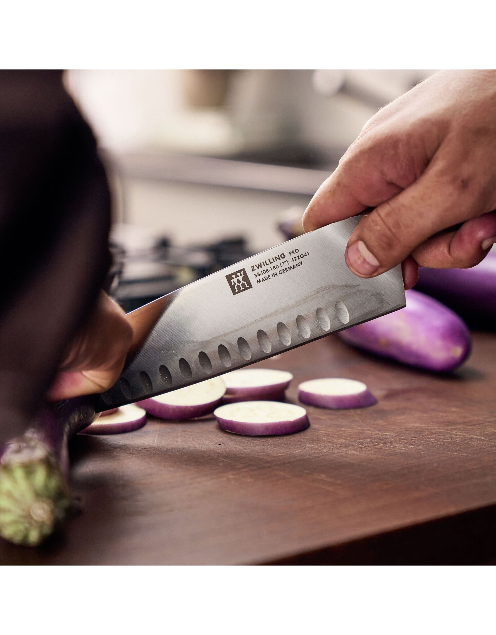 Zwilling Pro Santoku-mes met kuiltjes