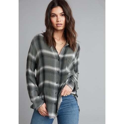 Bella Dahl BELLA DAHL Olive Button Down hem B2194 Bella Dahl BELLA DAHL Olive Button Down hem B2194