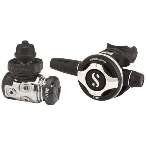 Scubapro MK17 DIN300 EVO met de S600 tweede trap Scubapro MK17 DIN300 EVO met de S600 tweede trap
