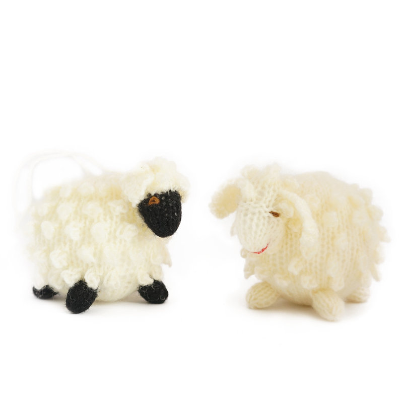 Hand knitted sheep, middle