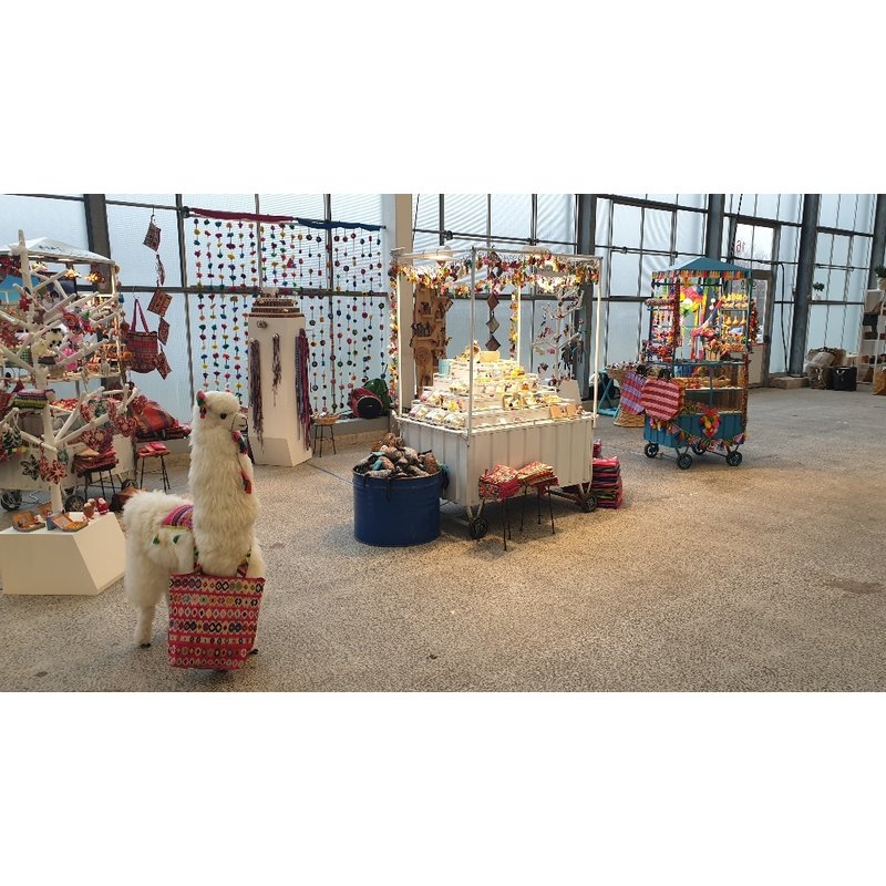 Peruaanse straatverkoperskar, lang en laag