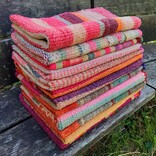 Handgewoven kleedje,  harmonieus en  kleurrijk, 100% schapenwol