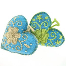 Hart decoratie, turquoise-creme/groen, 100% schapenwol