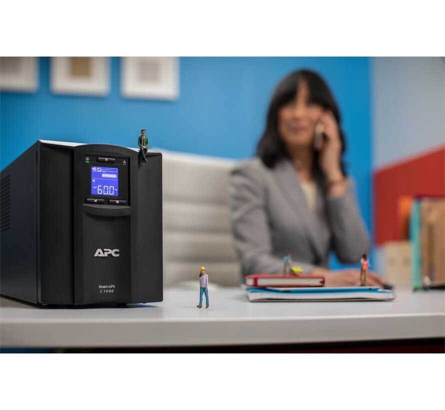 Smart-UPS SMC1000IC | 1000 VA / 600 W | Tower UPS | 8x IEC C13 Stopcontacten | Pure Sine Wave | AVR Spanningsregeling | LCD-scherm | SmartConnect