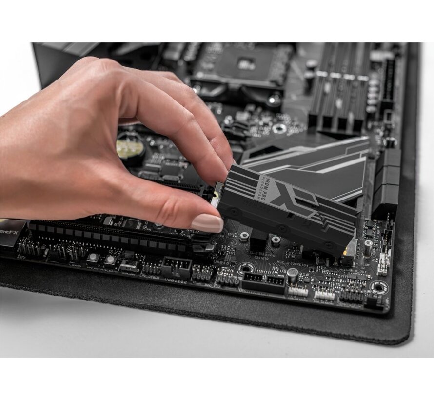 IRDM PRO | 2TB NVMe SSD | M.2 Gen4 | 7.000MB/s Lezen | 6.850MB/s Schrijven | Heatsink