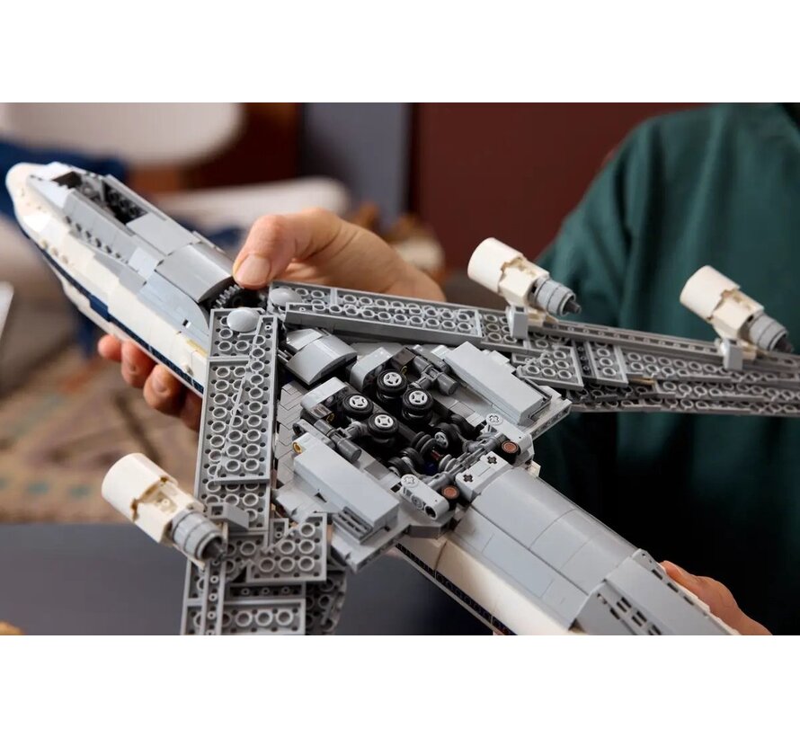 LEGO Icons Shuttle Carrier Aircraft 10360