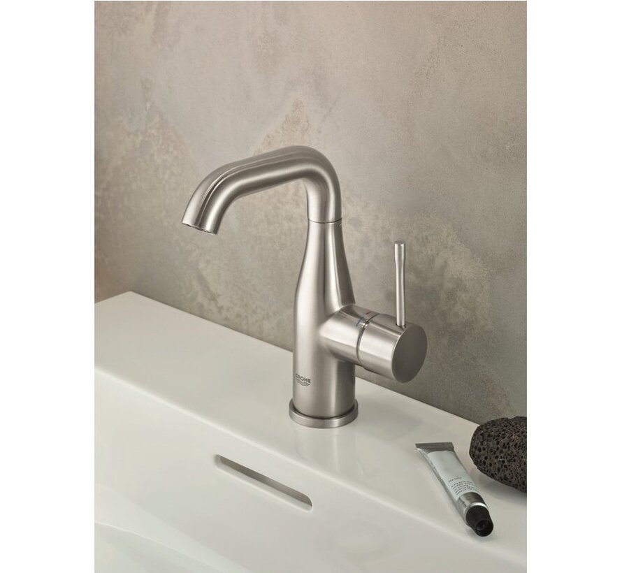 GROHE Essence New M-size wastafelkraan met waste en supersteel afwerking