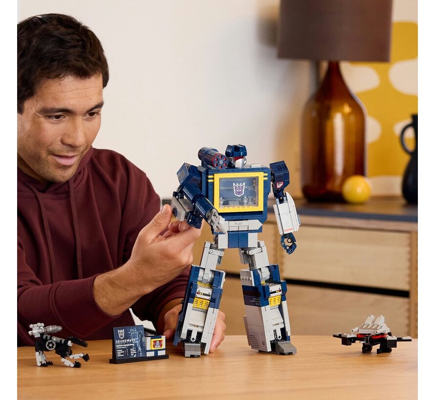 LEGO Icons Transformers: Soundwave - 10358